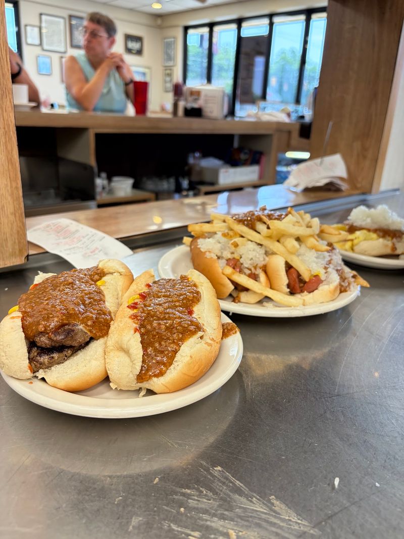 10 Pennsylvania Hot Dog Stands That Have Been Grilling The Same Way For Generations - Decor Hint Famous Hot Weiner on the Hanover Square