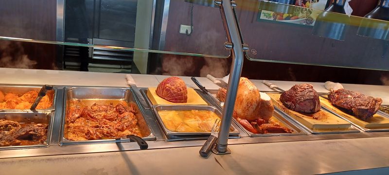 Prime Rib Gets Carved Thick Under A Heat Lamp At This Florida Buffet Every Single Night - Decor Hint The Hot Line Brings Fried Chicken And Fall-Apart Ribs