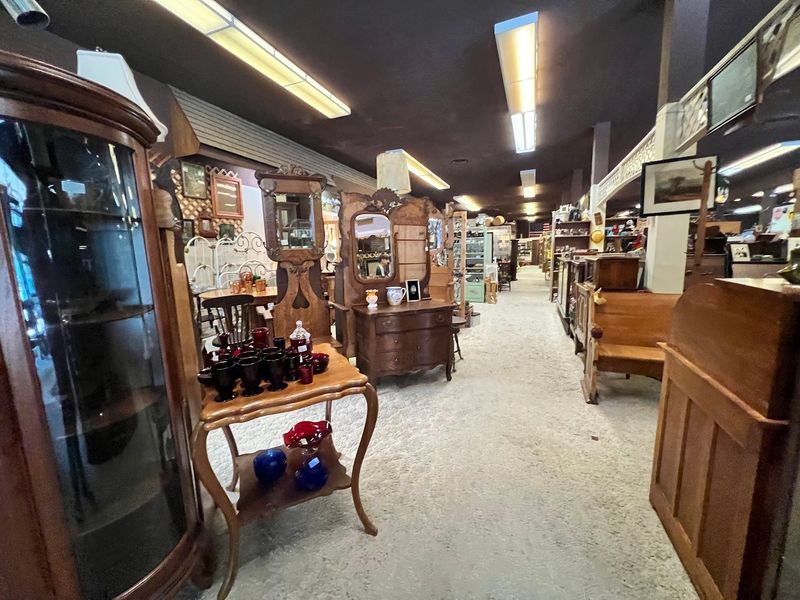 Heartland Antique Mall