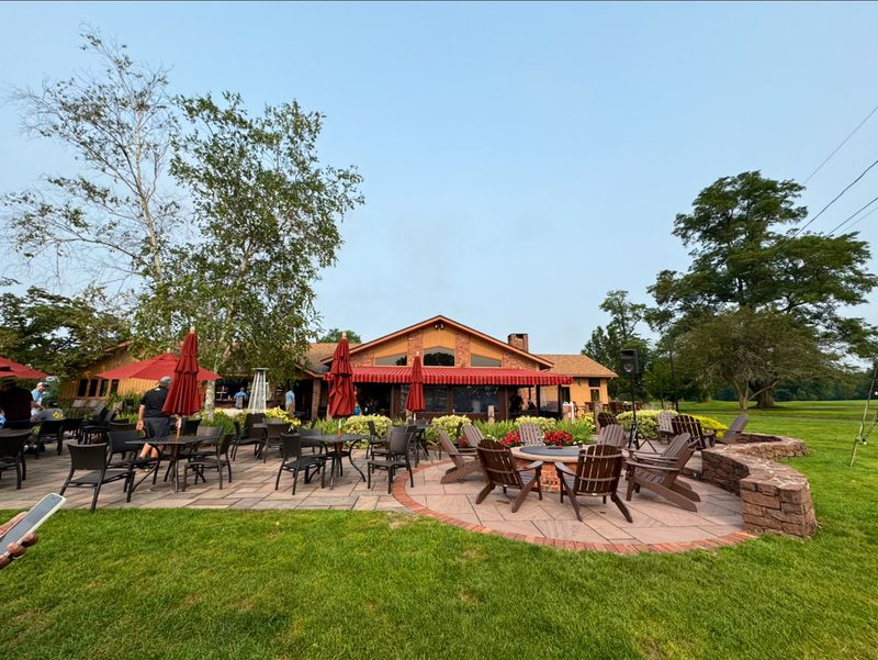 This Small-Town Connecticut Golf Course Is Earning Attention For Its Great Value - Decor Hint Save Room For The Award-Winning Tavern After Your Round