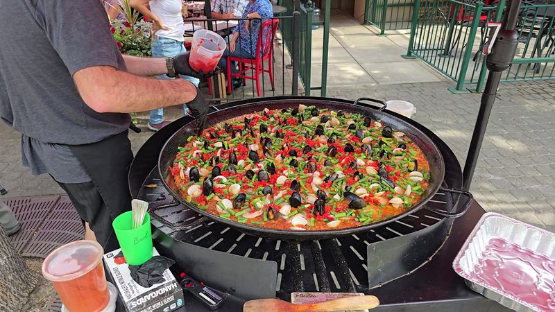 Paella Can Come To Your Party, Too
