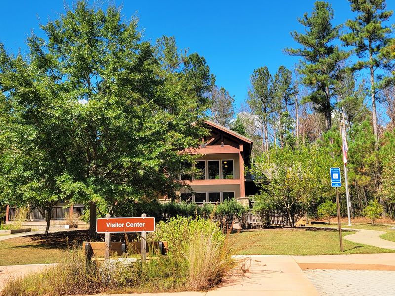 This Georgia Park By The River Is A Beautiful Place To Spend A Fall Day - Decor Hint Smart Tips Before You Pull Into The Lot