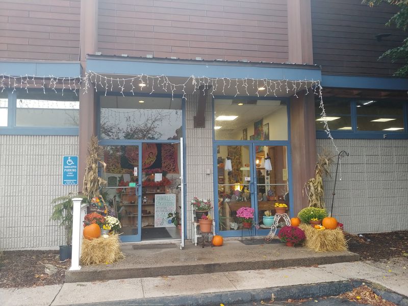 This Massive Connecticut Bead Warehouse Is Packed With Crystals, Jewelry Supplies And Unexpected Finds - Decor Hint Windsor Keeps This Huge Shop Easy To Reach