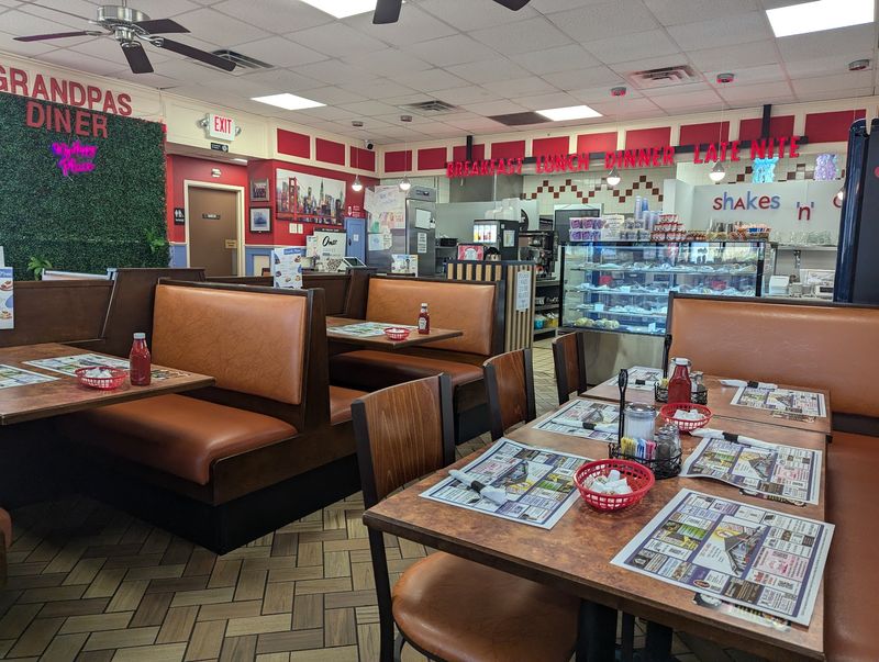 Familiar Booths Set The Scene For An Easy Meal