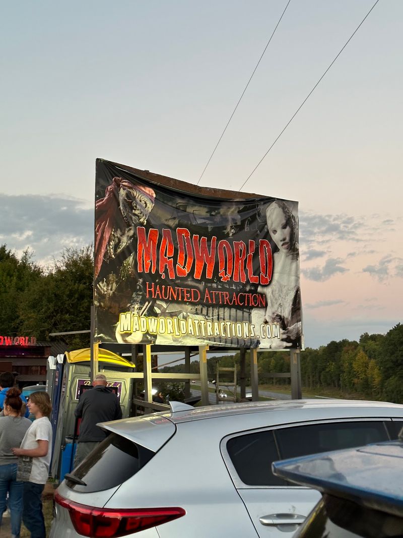 Dare To Explore This Haunted House In South Carolina - Decor Hint More Than A Haunted House