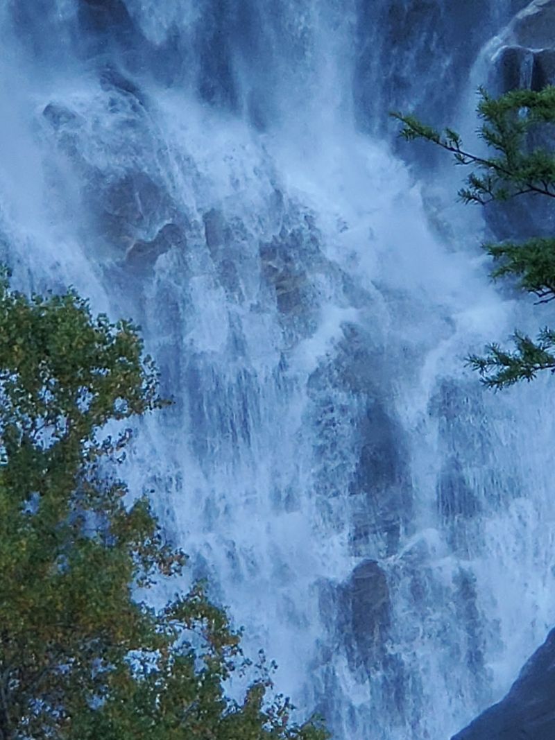 This 411-Foot North Carolina Waterfall Is Roaring With Millions Of Gallons Of Water After Days Of Heavy Rain - Decor Hint A 12.9-Square-Mile Watershed Funnels Mountain Rain Toward The Falls