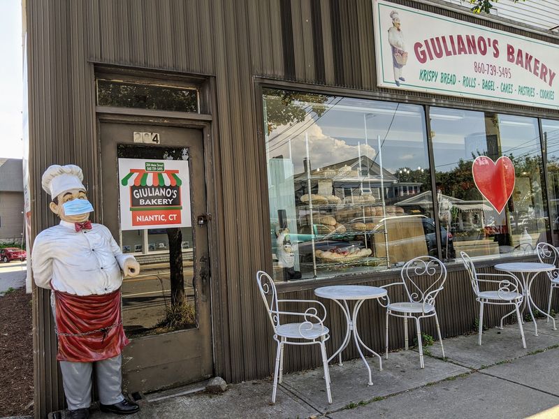 9 Old-School Connecticut Bakeries Where Delicious Treats Still Come At Surprisingly Affordable Prices - Decor Hint Giuliano's Bake Shop