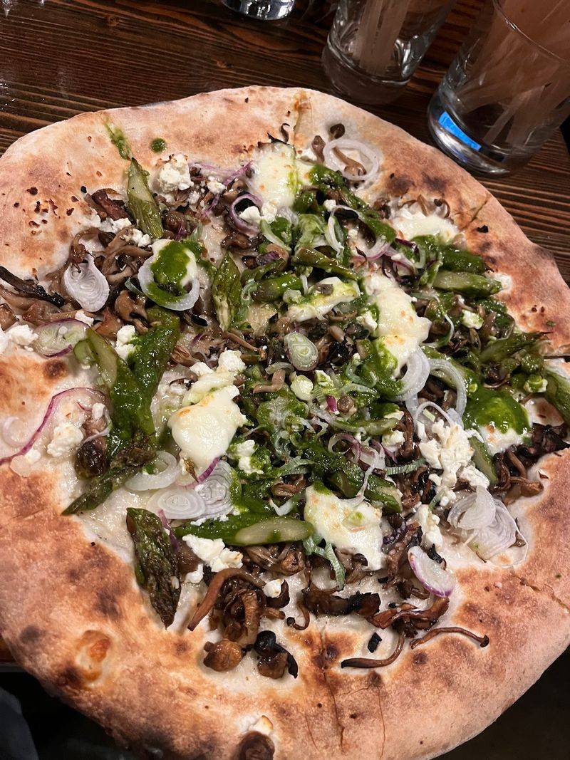 We Ranked The 12 Best Wood-Fired Pizza Spots In Northern California - Decor Hint Old Town Tap