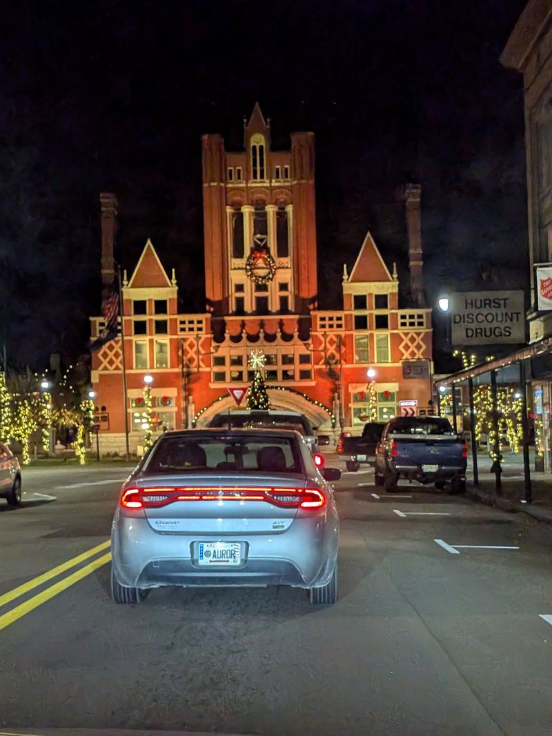 This Kentucky Town Becomes A Real-Life Christmas Card Every December - Decor Hint Bring A Gift List And Leave The Big-Box Stores Behind
