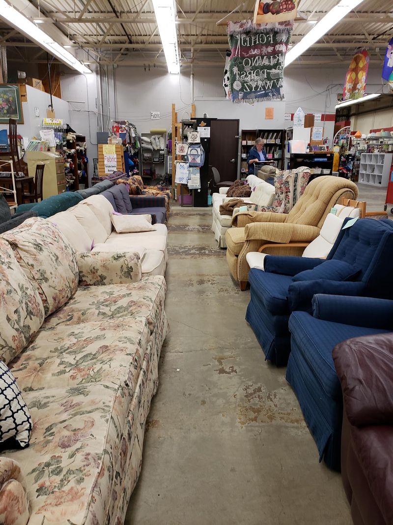This 22,000-Square-Foot Thrift Store In Michigan Is A Treasure Hunt Of Vintage Finds And Surprises - Decor Hint Smart Tips Before You Go