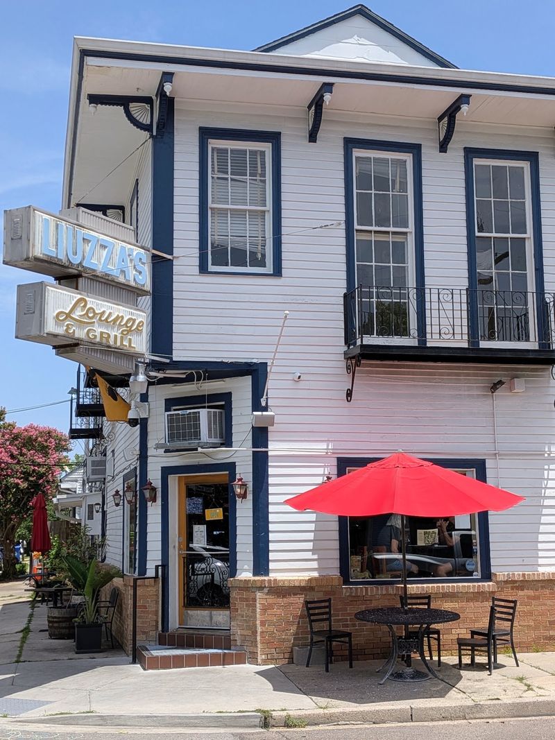 Liuzza's By The Track