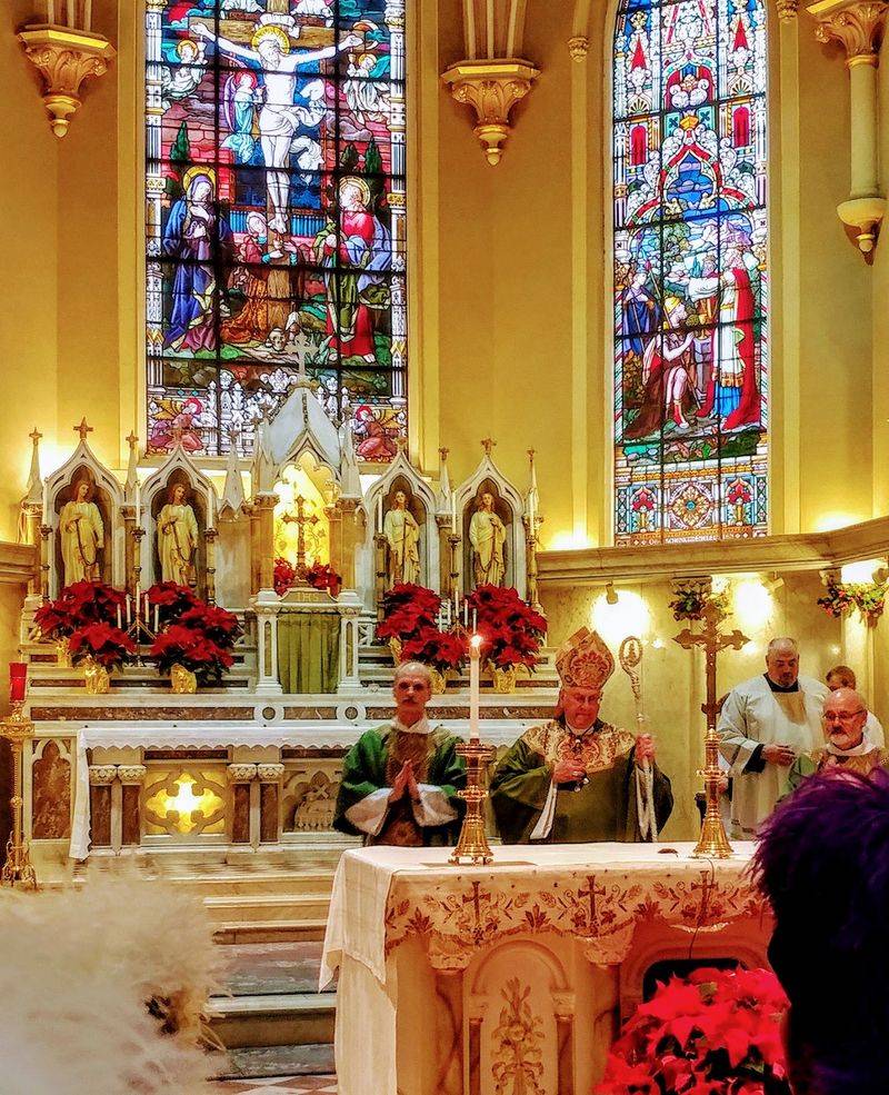 This Kentucky Church Holds A Rare Treasure That Few American Churches Have - Decor Hint Windows, Pipes, And Plenty To Admire