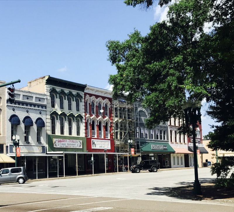 Paris, Henry County