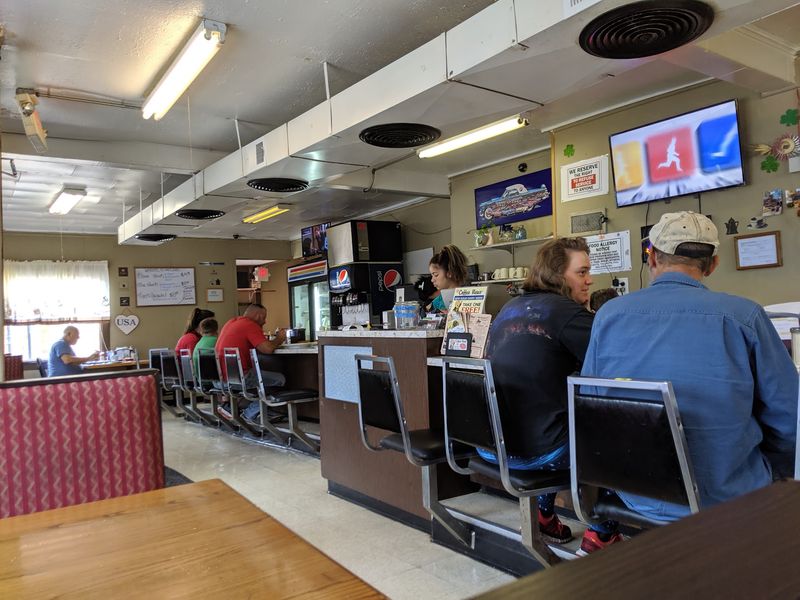 Counter Regulars, Friendly Servers and Bottomless Coffee