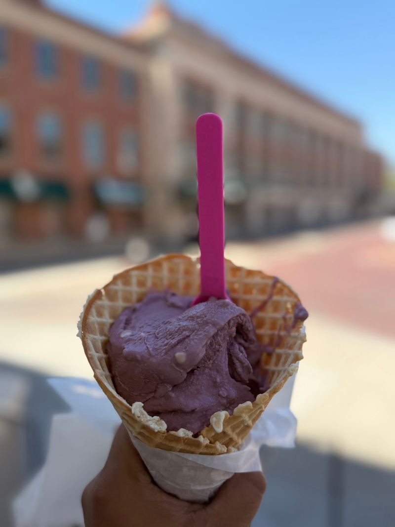 Started In A Gas Station Garage, This Nebraska Ice Cream Shop Now Draws Lines Down The Block - Decor Hint Good Luck Ignoring The Smell Of Fresh Waffle Cones