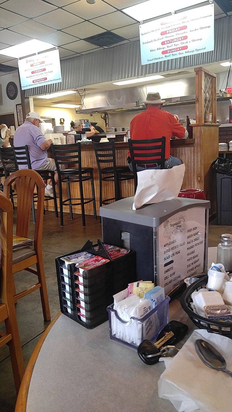 This Old-School North Carolina Diner Serves Biscuits And Gravy Worth Getting Up Early For - Decor Hint Arrive Early If A Hot Southern Breakfast Is The Whole Reason For The Drive