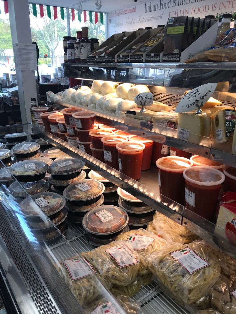 This Connecticut Italian Market Makes Fresh Mozzarella, Sausage And Pasta Using Old-World Family Traditions - Decor Hint Fresh Mozzarella Is Made Right At The Shop