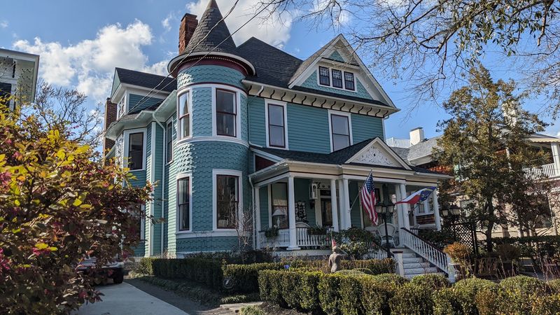 This North Carolina City Forgot Fall Exists And Is Still Hitting 76°F In October - Decor Hint Why This Coastal Escape Refuses To Let Summer Go Quietly