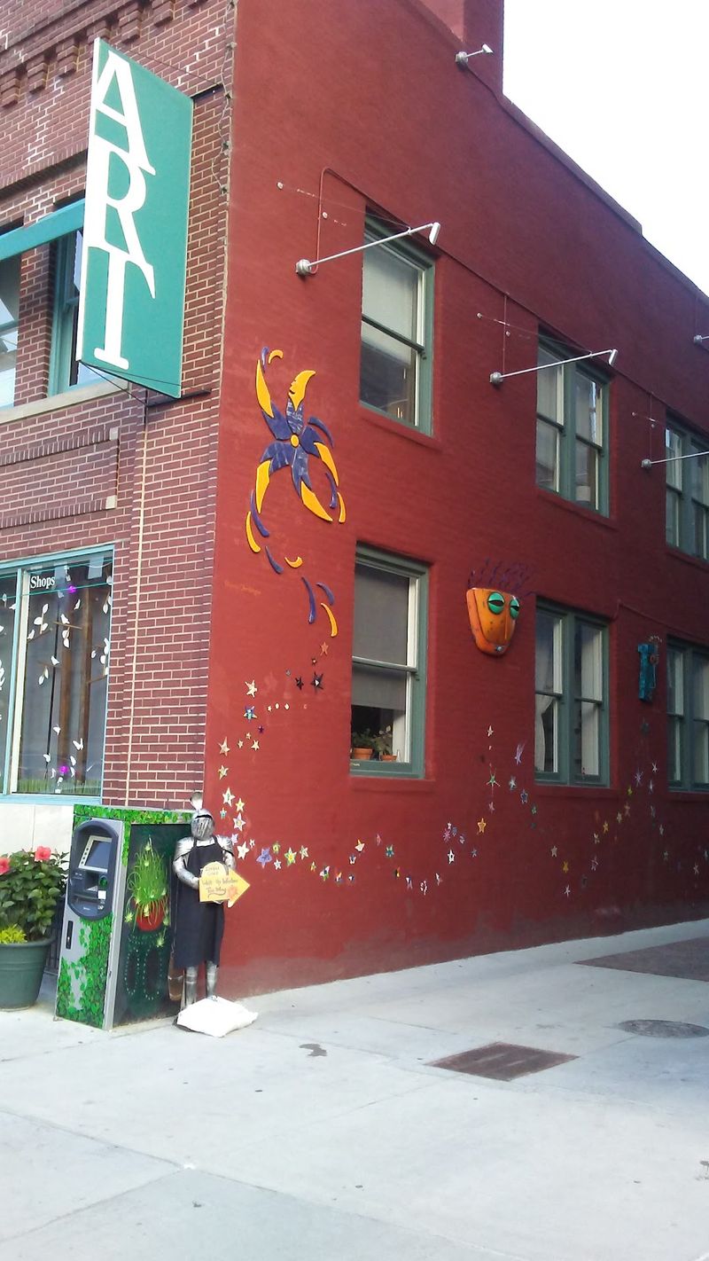 Started In A Gas Station Garage, This Nebraska Ice Cream Shop Now Draws Lines Down The Block - Decor Hint Your Cone Comes With A Painted Alley And String Lights