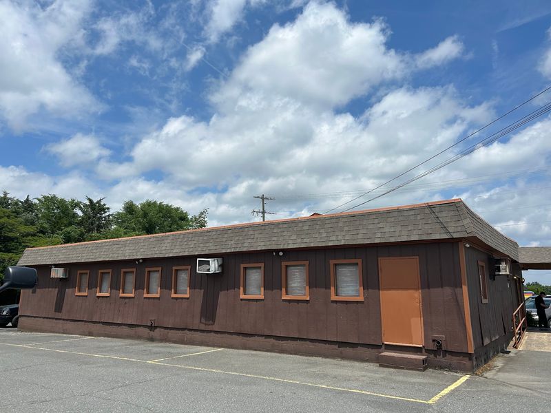 This Beloved North Carolina Diner Is Back After Nearly Two Years, Keeping A Tradition Alive Since 1971 - Decor Hint Finding It Among The Warehouses Is Half The Fun
