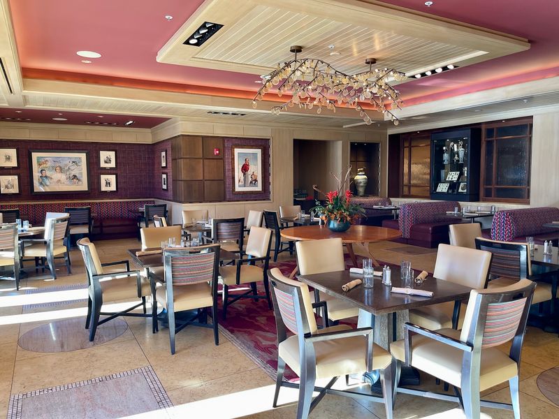 Rooms, Lounges, And Mountain Meals