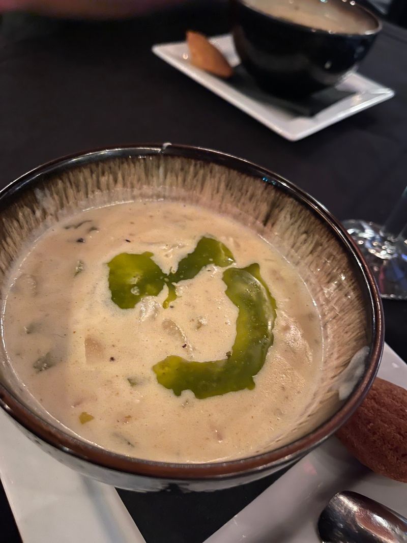 This Southern California Restaurant Has An Entirely Gluten-Free Kitchen And Diners Travel From Far And Wide To Try It - Decor Hint Small Plates And A Surprising Chowder