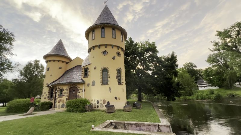 Curwood Castle, Owosso