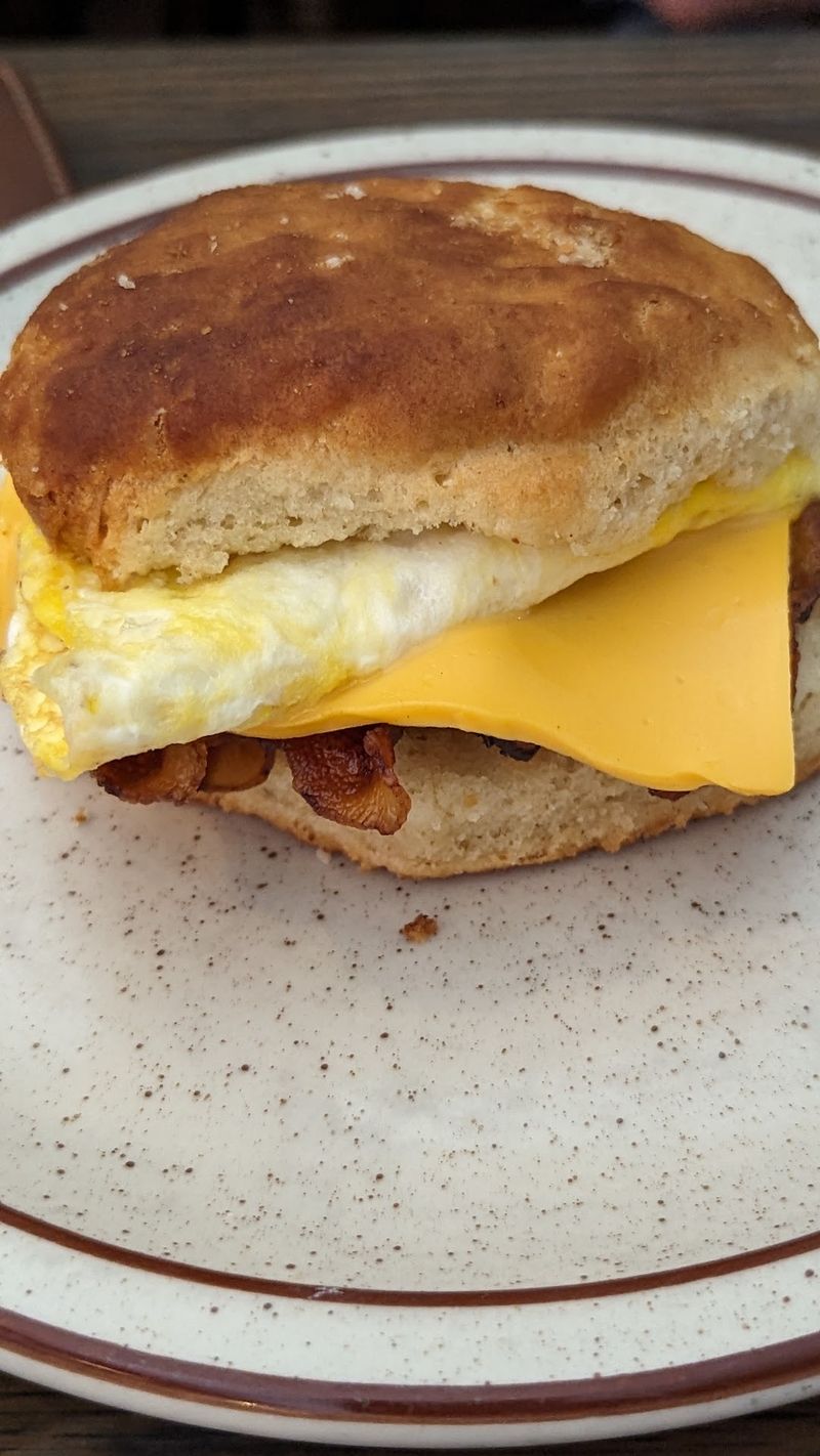 This Beloved North Carolina Diner Is Back After Nearly Two Years, Keeping A Tradition Alive Since 1971 - Decor Hint Grab It To Go Or Pull Up A Chair For The Tradition