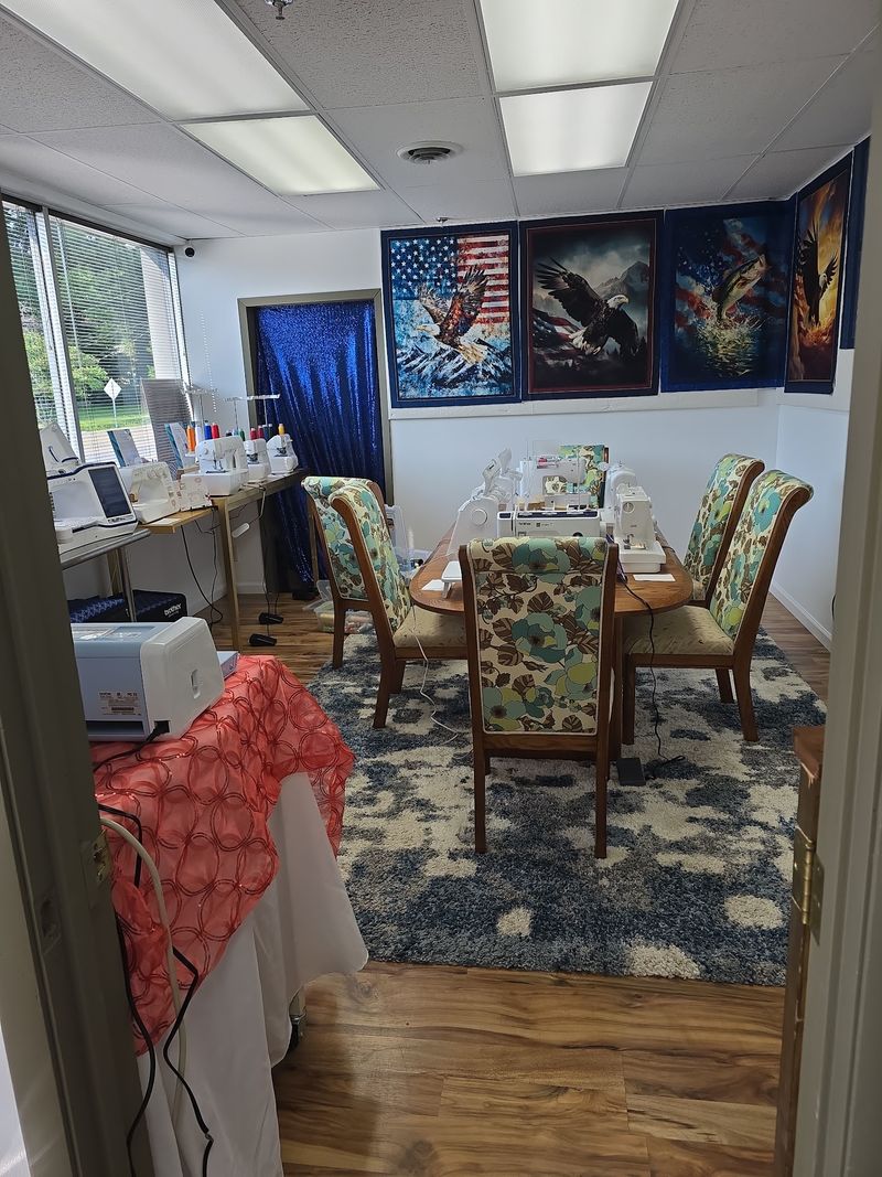 This Small-Town Tennessee Sewing Studio Shows First-Timers How To Make Their Own Quilts - Decor Hint Beginners Get A Calm Start Without The Overwhelm