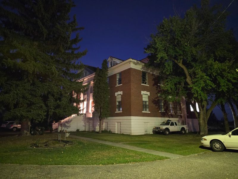 Visitors Take A Spooky House Tour, Then Walk Through This Haunted Idaho Hospital - Decor Hint Brave Souls Can Book A Night Under The Same Roof