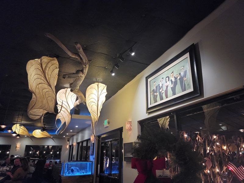This Southern California Restaurant Has An Entirely Gluten-Free Kitchen And Diners Travel From Far And Wide To Try It - Decor Hint A Chef's Promise Kept