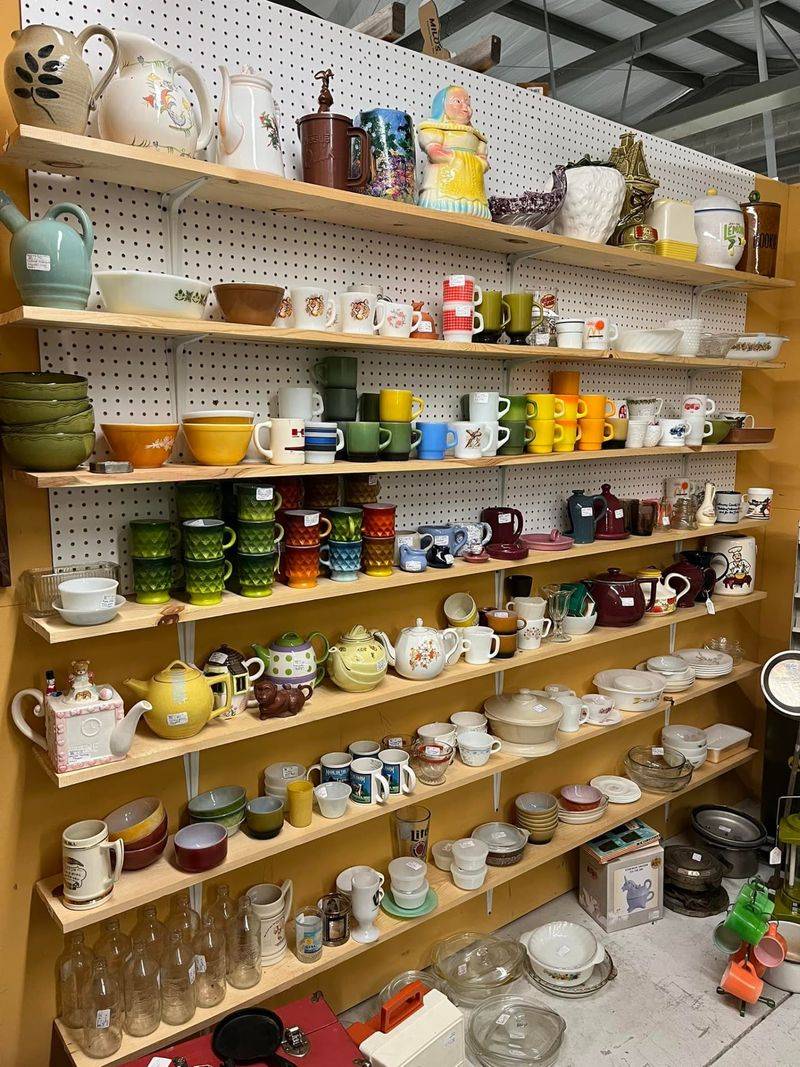 10 Kentucky Antique Malls Perfect For Early Holiday Shopping In 2026 - Decor Hint Bright's Antique World
