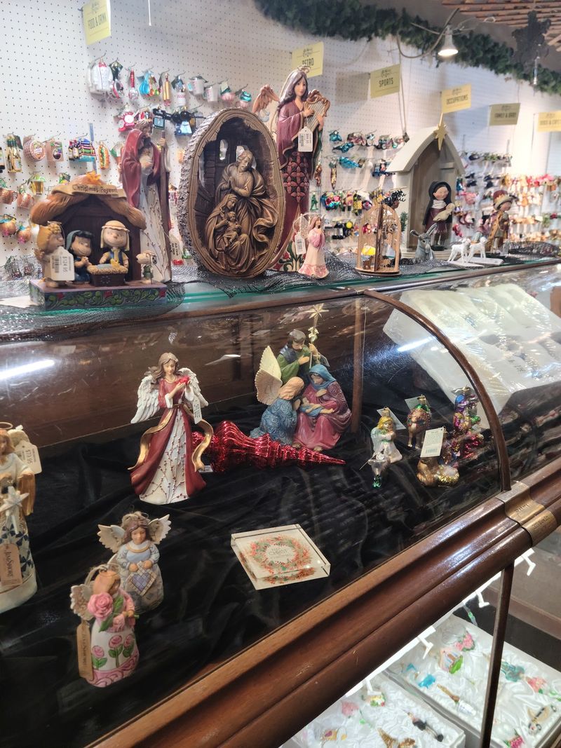 Famous American Artists Fill The Shelves With Personality