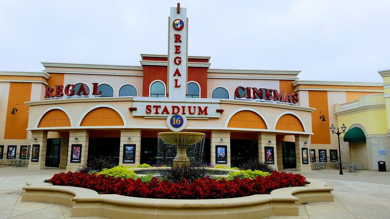 The Massive Outlet Mall In New York That Makes A Shopping Road Trip Feel Worthwhile - Decor Hint Catch A Movie When Your Feet Beg For Mercy