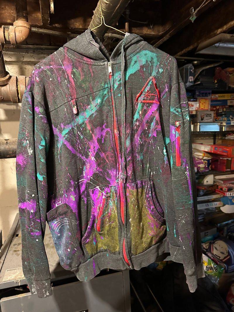 Paint Splattering Takes Center Stage