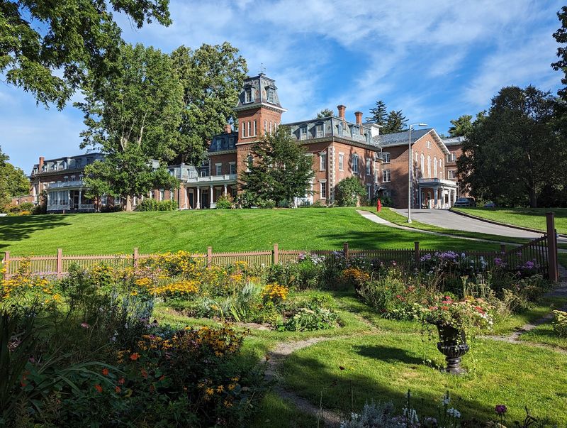 10 New York Stops Between Albany And Syracuse That Are Worth Pulling Over For - Decor Hint Oneida Community Mansion House