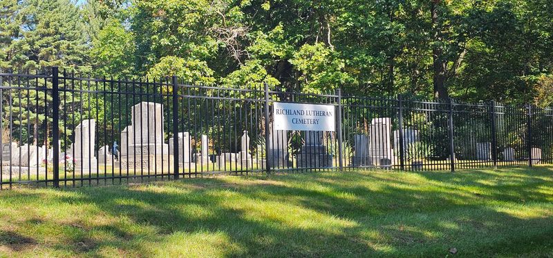 Dice Road Cemetery, Hemlock