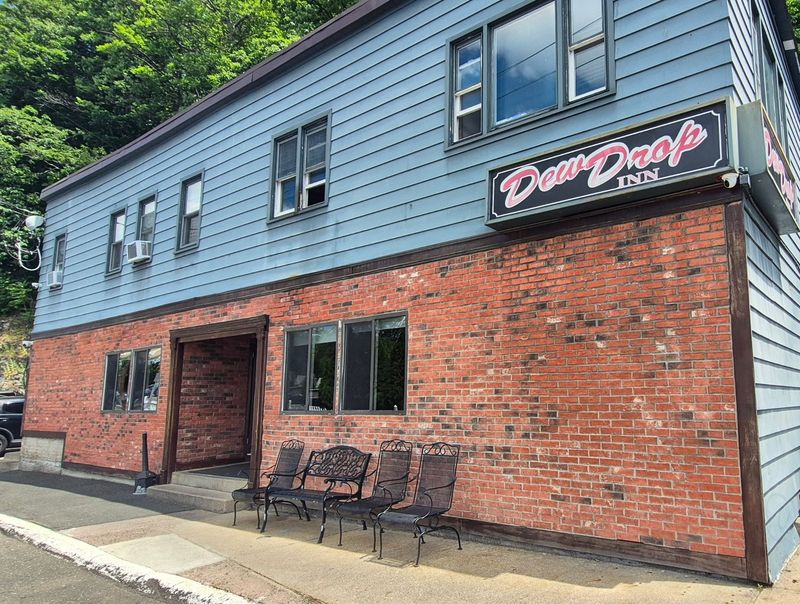 Dew Drop Inn, Derby