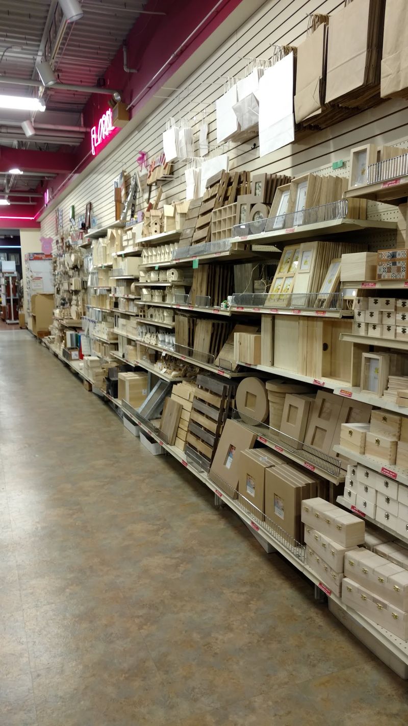 Craft Lovers Wander Aisles Of Yarn And Scrapbook Paper At This Family-Run Nebraska Store - Decor Hint Classes In The Creative Corner Turn Browsers Into Makers