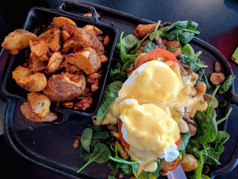 This Idaho Diner Has A Long Wait Most Mornings, And Regulars Have Been Lining Up For Years - Decor Hint Potatoes Good Enough To Impress Idaho Natives