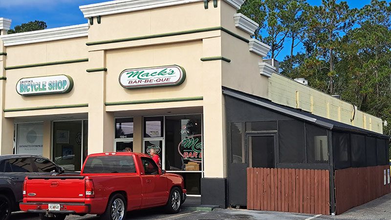 Mack's Bar-Be-Que, Brunswick