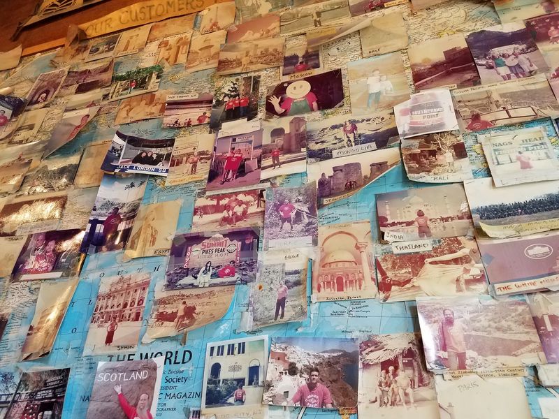 Famous Walls, Famous Fans