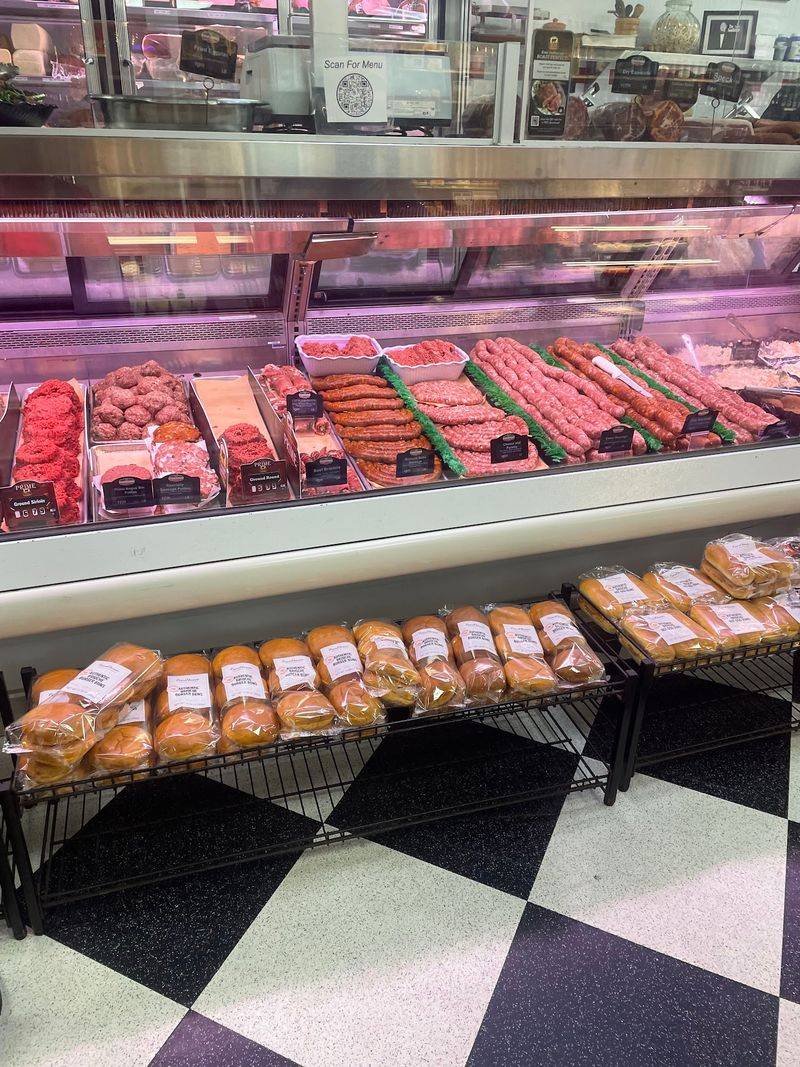 This Connecticut Italian Market Makes Fresh Mozzarella, Sausage And Pasta Using Old-World Family Traditions - Decor Hint House-Made Sausage Keeps Old Recipes Going