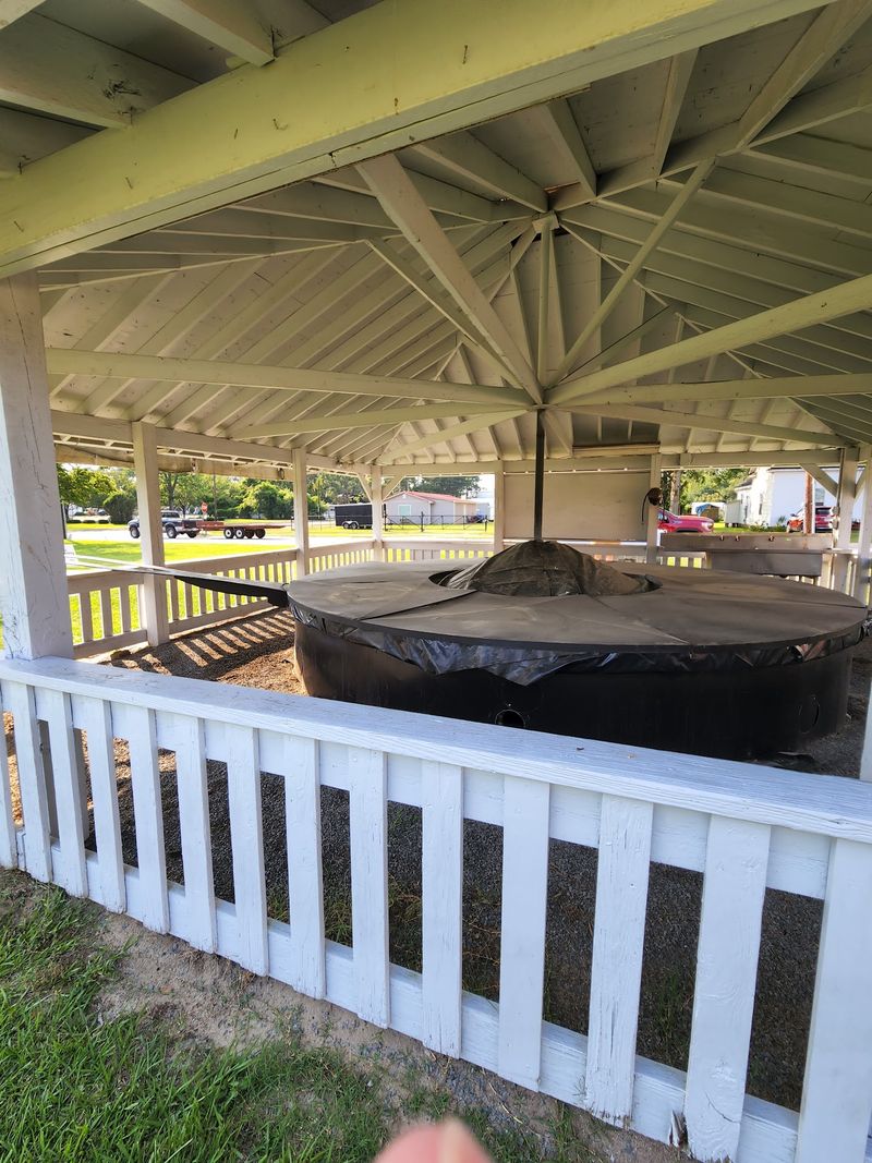 This North Carolina Festival Uses The World's Largest Frying Pan To Cook Up To 365 Chickens At Once - Decor Hint You Can Swing By Anytime And It Won't Cost A Dime
