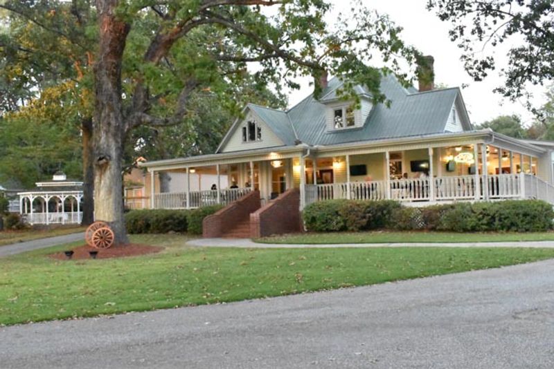 Fried Chicken And Homemade Cobbler Bring Families To This Old Georgia Country Buffet - Decor Hint A Grand Old Victorian Got A Delicious Second Act