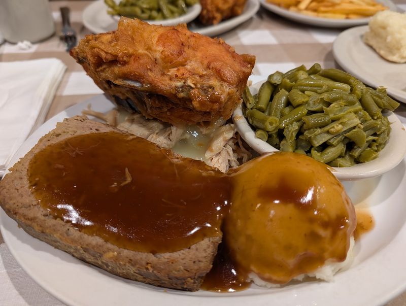 Peanut Butter Pie Sells Out By The Slice At This Amish Restaurant In Florida - Decor Hint Meatloaf, Pot Roast, And Other Sunday-Style Plates