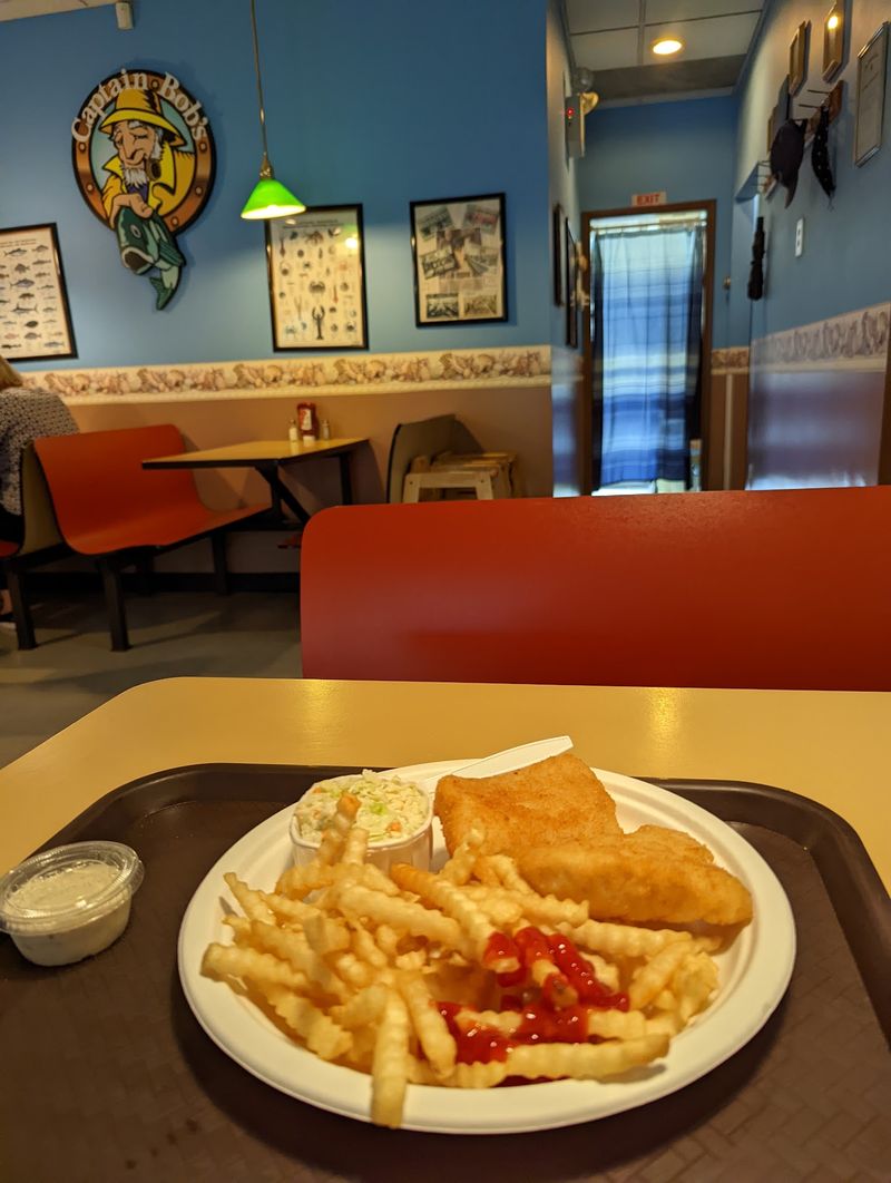 This Modest Pennsylvania Seafood Counter Has Fried Seafood That Tastes Like A Trip Down The Shore - Decor Hint Sides That Hold Their Own