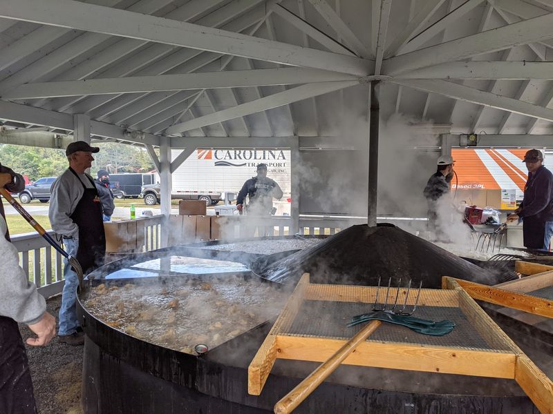 This North Carolina Festival Uses The World's Largest Frying Pan To Cook Up To 365 Chickens At Once - Decor Hint A Feed Company Built It Back In 1963