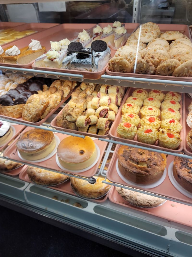 Chaves Bakery & Deli, Shelton - 140 Bridgeport Ave