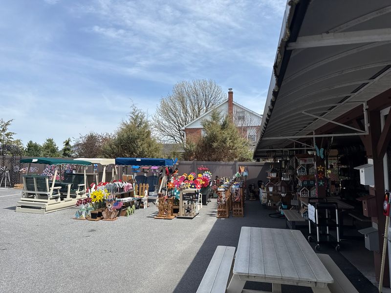 The Amish Store In Pennsylvania Where You Buy Warm Homemade Pretzels, Frosted Lemonade, And Handmade Crafts - Decor Hint Frosted Lemonade That Makes A Hot Afternoon Feel Shorter